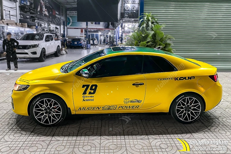 Dán đổi màu mờ bóng vàng ánh kim Kia Cerato
