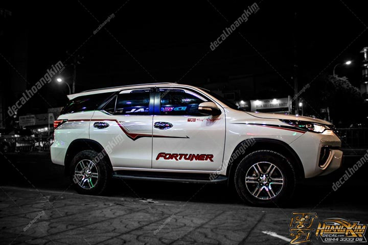 Tem Xe Toyota Fortuner - TFO049