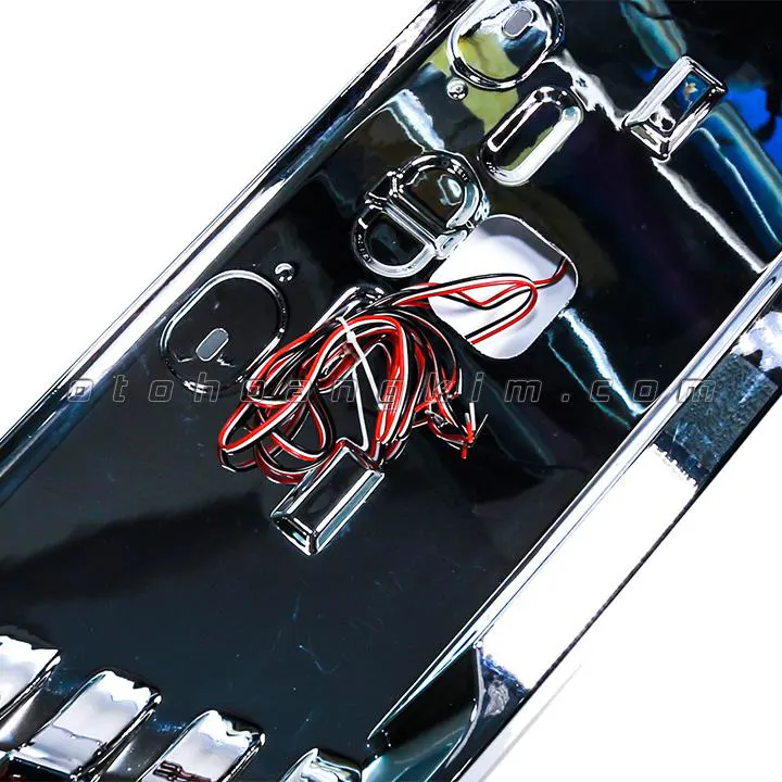 Ốp biển số xe Toyota Fortuner [2016-2019] Trung Quốc có đèn - Ảnh 2