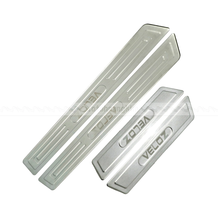 Nẹp Bước Chân Ngoài Toyota Veloz Inox - Ảnh 1