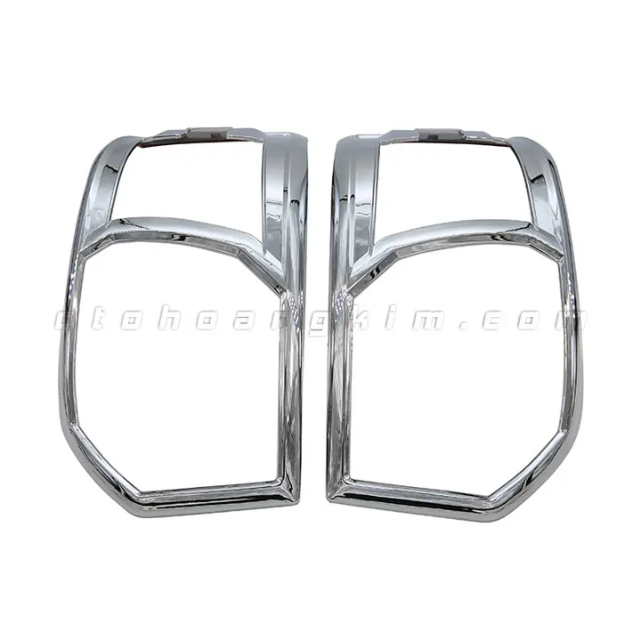 Viền đèn trước Toyota Hiace [2017-2020] - Ảnh 2