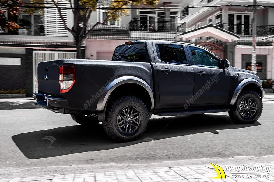 Dán đổi màu kim cương ngọc trai đen mờ Ford Ranger Raptor - Ảnh 6