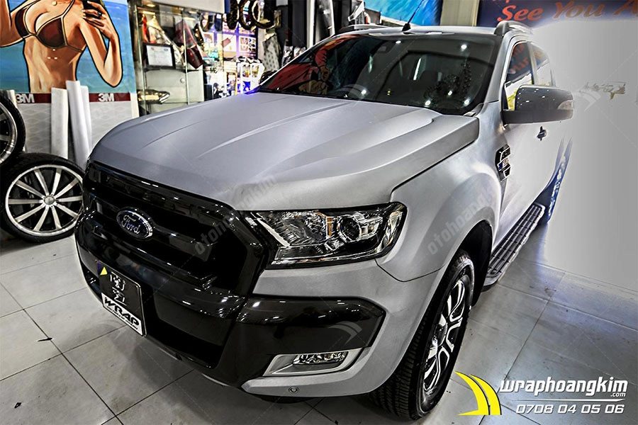 Dán đổi màu nhôm xước bạc Ford Ranger - Ảnh 1