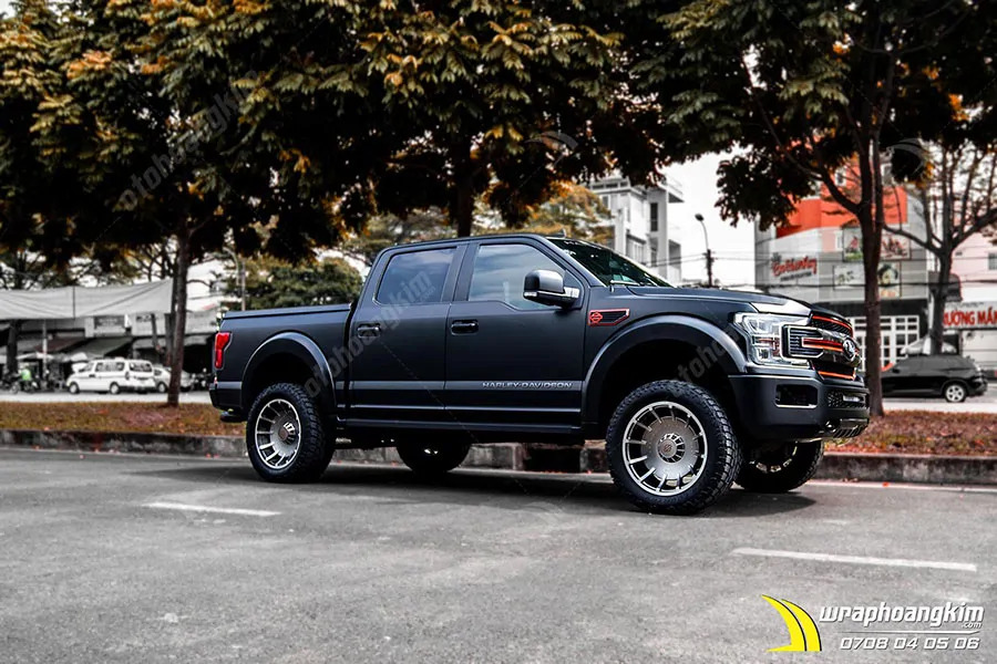 Dán đổi màu đen mờ Ford F150 Harley Davison - Ảnh 3