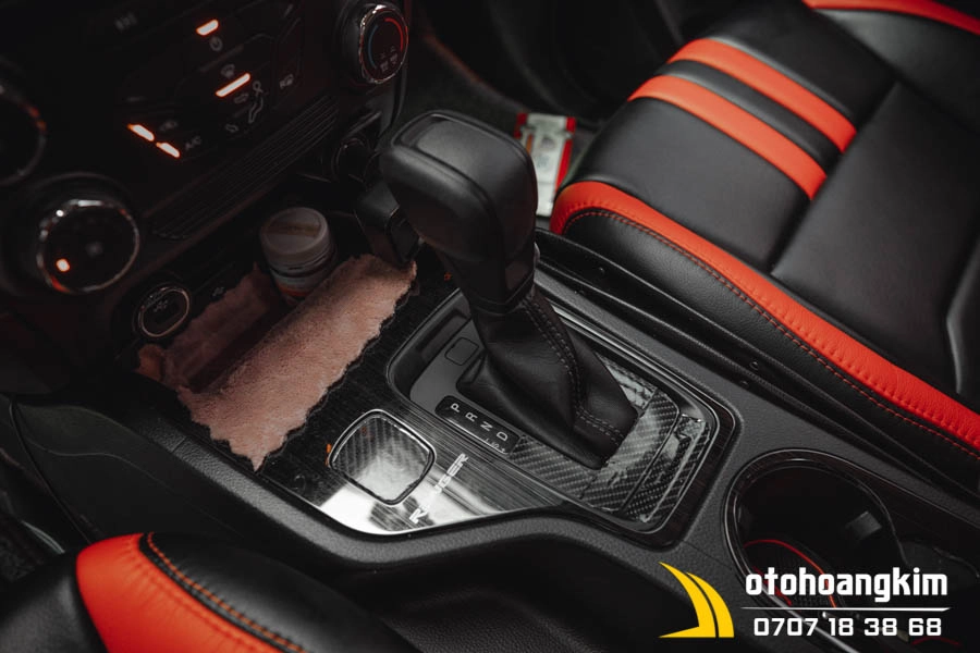 Ốp carbon xe Ford Ranger - Ảnh 1