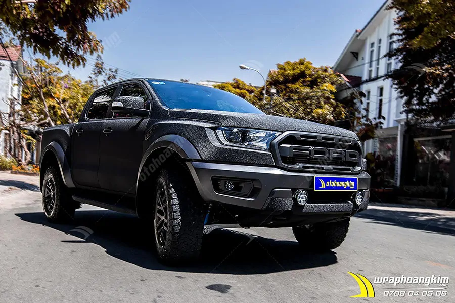 Dán đổi màu kim cương ngọc trai đen mờ Ford Ranger Raptor - Ảnh 2