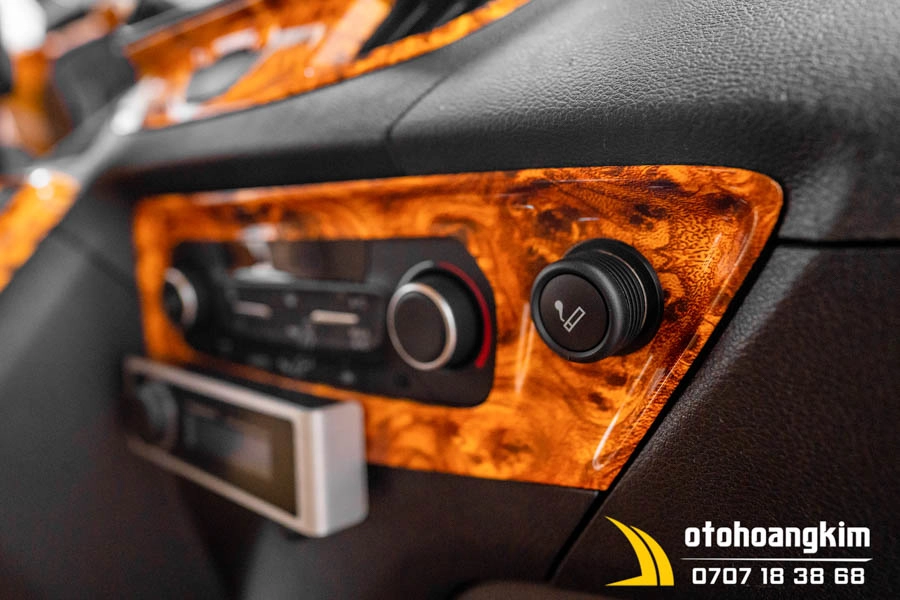 Ốp Nội Thất Ford Tourneo Vân Gỗ - Ảnh 1