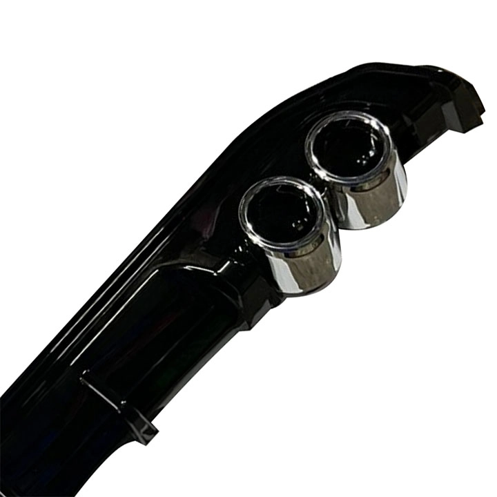 Lip chia pô Toyota Altis 2022 có đèn