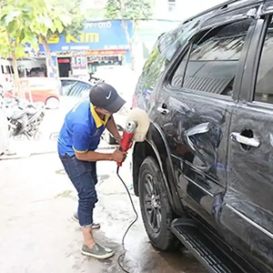 cach-danh-bong-xe-o-to-va-xu-ly-vet-xuoc-o-to-de-chiec-xe-luo