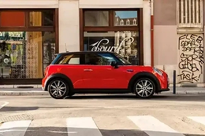 nhan-chuyen-du-lich-chau-au-khi-so-huu-mini-3cua