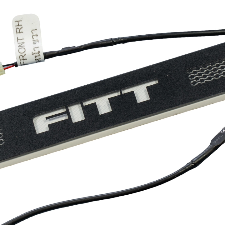 Nẹp Bước Chân Ngoài Ford Ranger Có Đèn Thái Lan - Ảnh 1