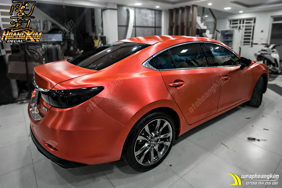 Dán đổi màu đỏ cam nhôm xước Mazda 6 - Ảnh 2