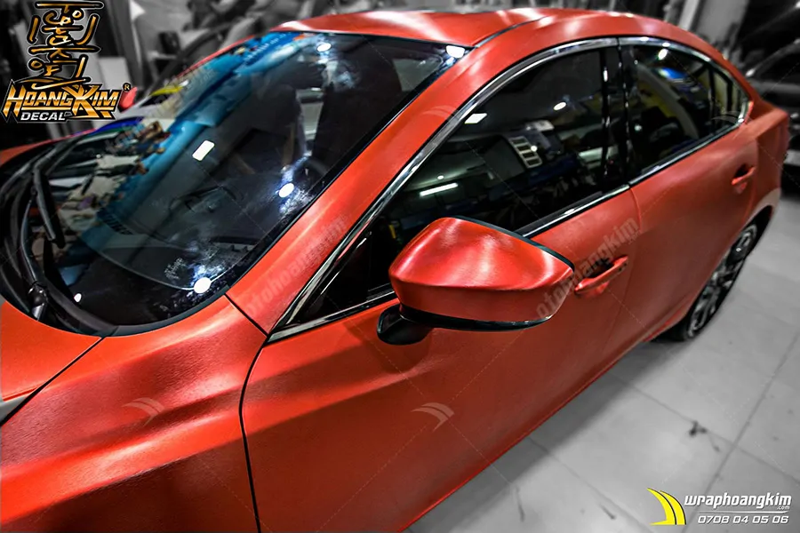 Dán đổi màu đỏ cam nhôm xước Mazda 6 - Ảnh 3