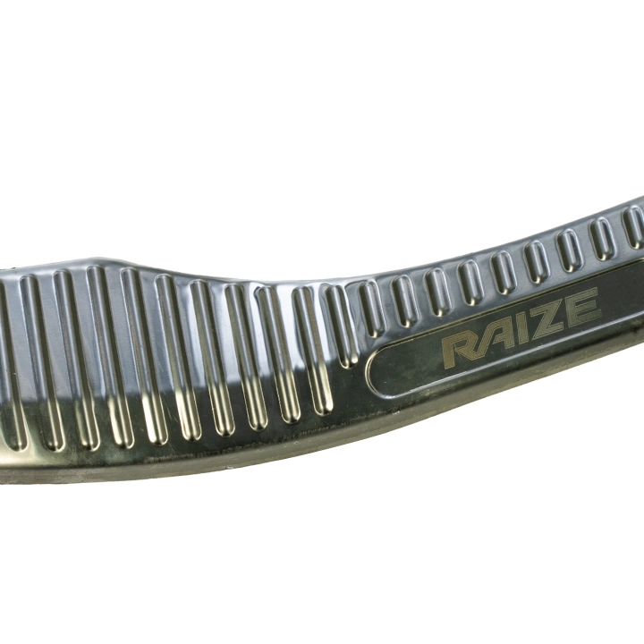 Nẹp Bước Chân Trong Toyota Raize 2021+ Inox - Ảnh 1
