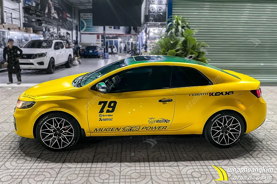 Dán đổi màu mờ bóng vàng ánh kim Kia Cerato - Ảnh 4