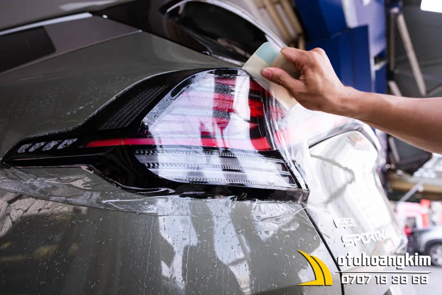 Dán PPF Đèn Hậu Cho Xe SPORTAGE - Ảnh 2