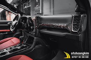 dan-decal-noi-that-o-to-dep-ben-an-tuong-nhat-2024