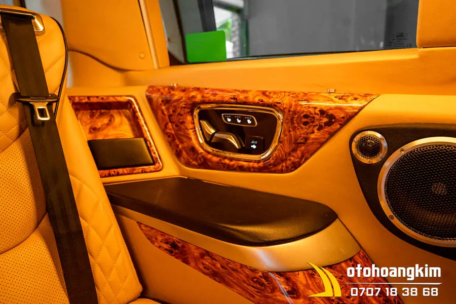 Ốp Nội Thất Ford Tourneo Vân Gỗ - Ảnh 6