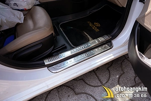 Nẹp Bước Chân Ngoài Hyundai Elantra [2018 - 2022] Chất Liệu Inox Cao Cấp