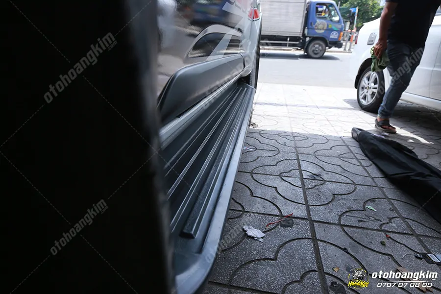 Bệ bước chân Chevrolet Colorado - Ảnh 2