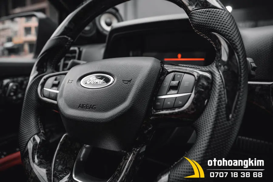 Vô lăng độ thể thao xe Ford Everest - Ảnh 2
