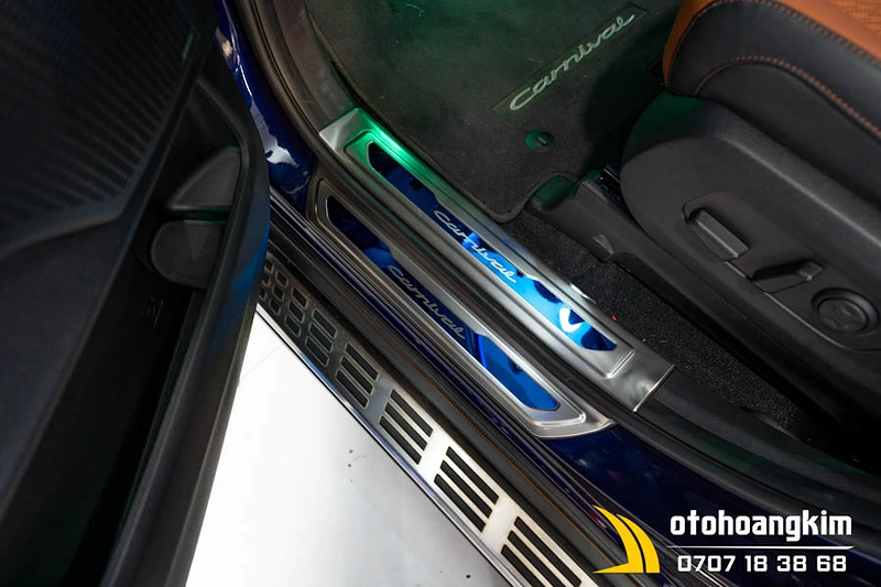 Nẹp Bước Chân Trong + Ngoài Kia Carnival 2021 Inox