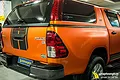 Dán đổi màu cam mờ Toyota Hilux - ảnh 5