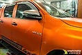 Dán đổi màu cam mờ Toyota Hilux - ảnh 4