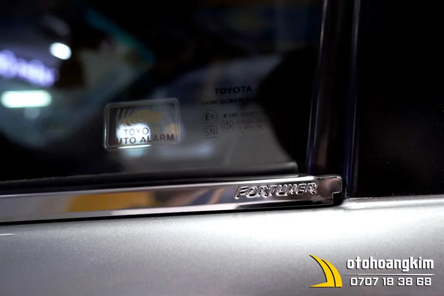 Viền Chỉ Kính Toyota Fortuner [2009-2015] Cạnh Tròn - Ảnh 2
