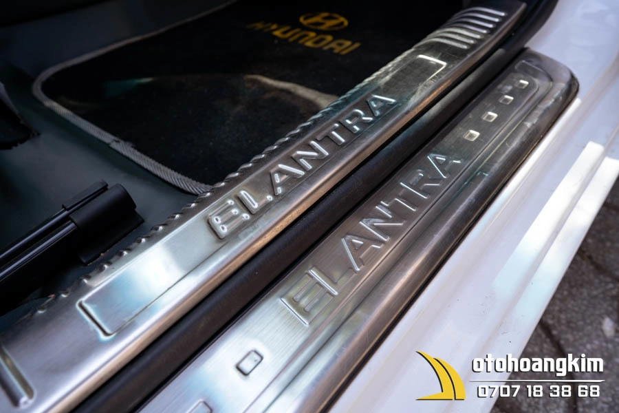 Nẹp Bước Chân Ngoài Hyundai Elantra [2018 - 2022] Chất Liệu Inox Cao Cấp - Ảnh 1