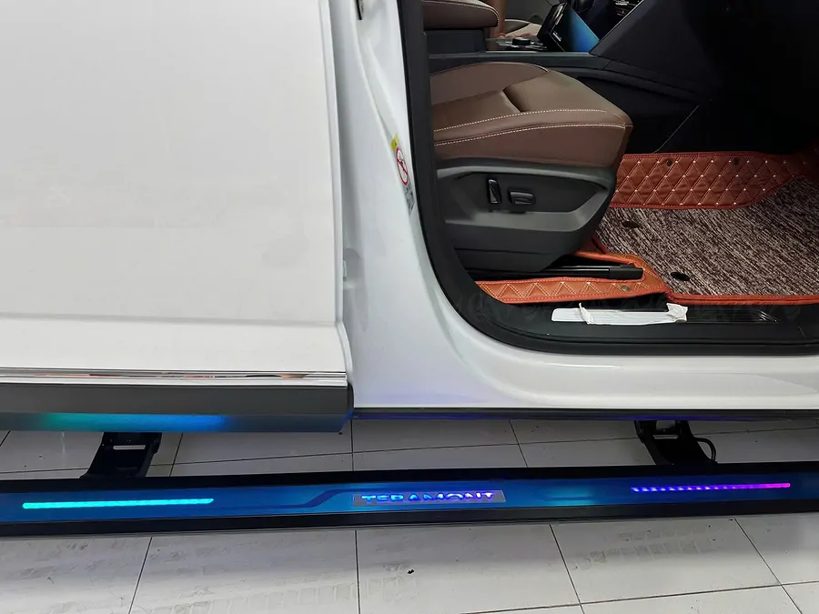  Bậc lên xuống điện Teramont 2025 mẫu mặt gương có led  - Ảnh 7