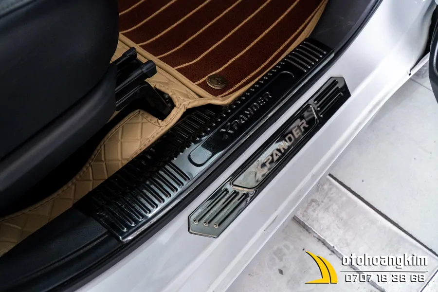 Nẹp bước chân trong Mitsubishi Xpander 2019+ titan - Ảnh 4