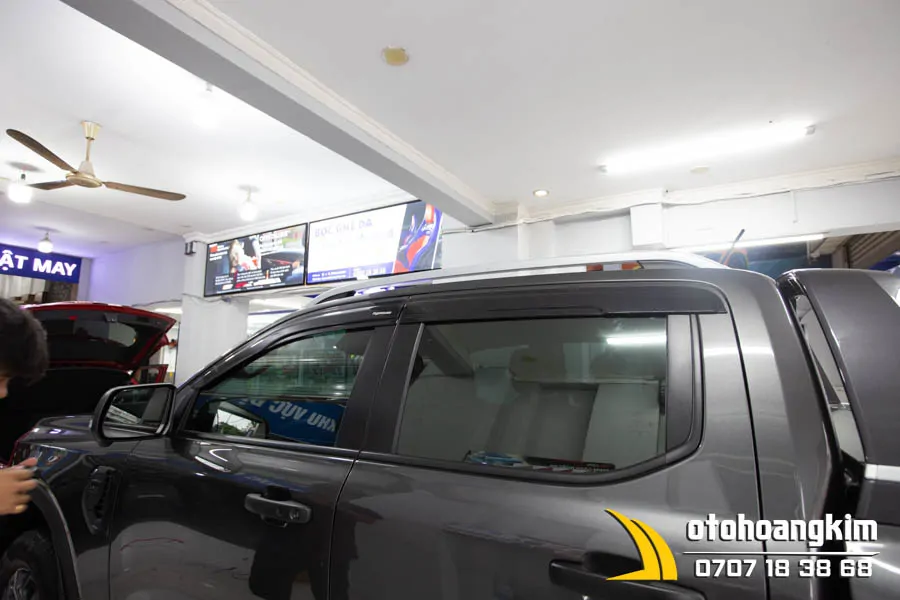 Vè Che Mưa Ford Ranger 2017+ Đen Dày - Ảnh 8