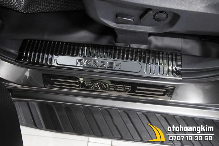 Nẹp Bước Chân Trong Ford Ranger 2022+ Titan - Ảnh 2