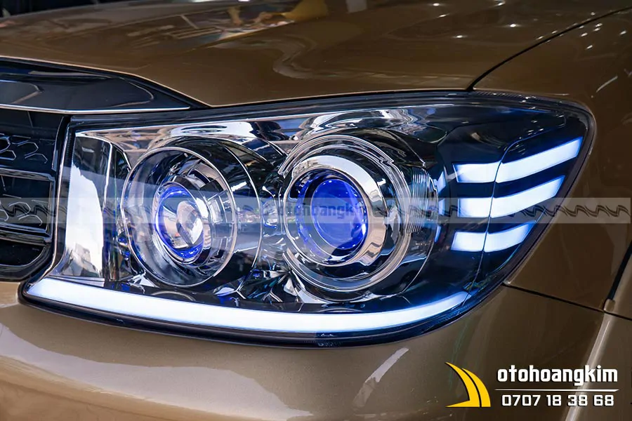 Độ đèn pha Toyota Fortuner 2010 - Ảnh 2