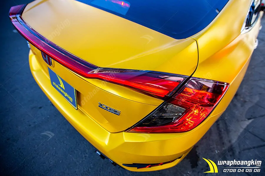 Dán đổi màu vàng mờ Honda Civic - Ảnh 4