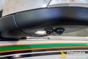 Camera lùi cập lề