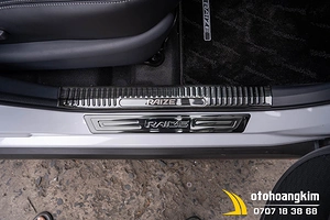 Nẹp bước chân ngoài Toyota Raize 2021 titan