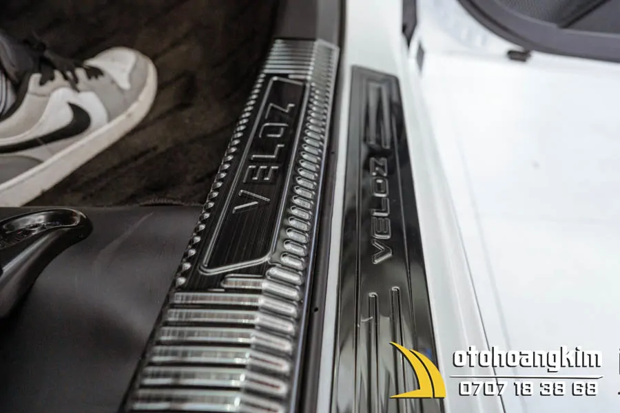 Nẹp Bước Chân Trong Toyota Veloz 2022 Titan - Ảnh 2