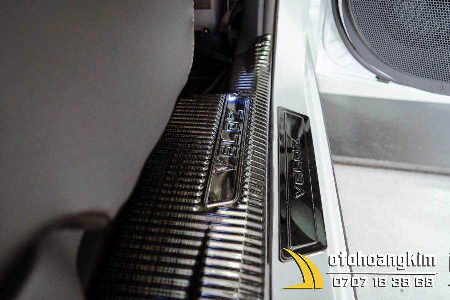 Nẹp Bước Chân Trong Toyota Veloz 2022 Titan - Ảnh 1