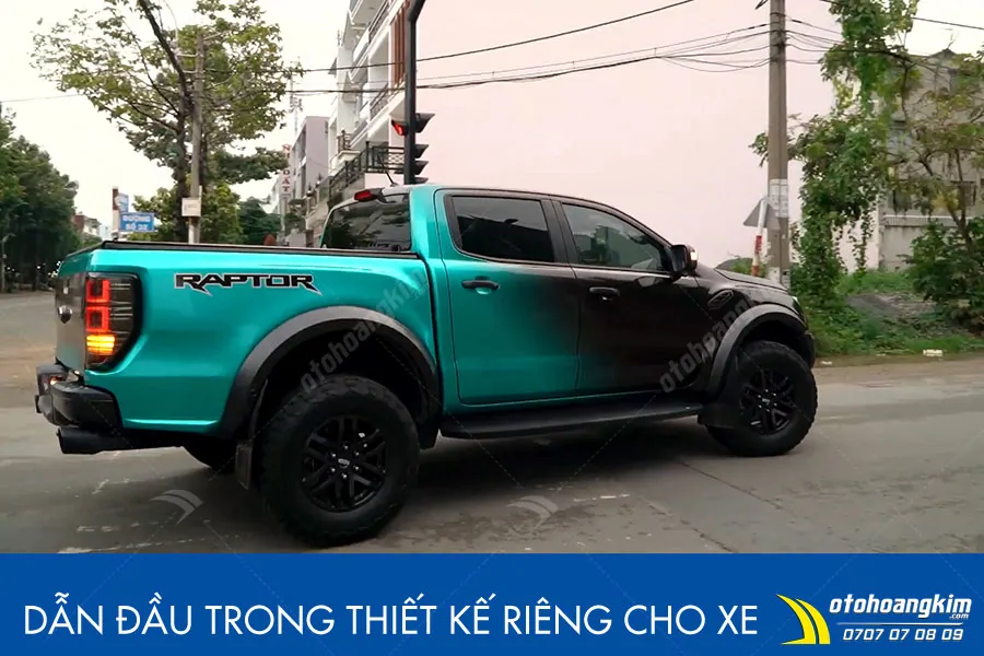Dán đổi màu chuyển sắc xanh đen Ford Ranger Raptor - Ảnh 5