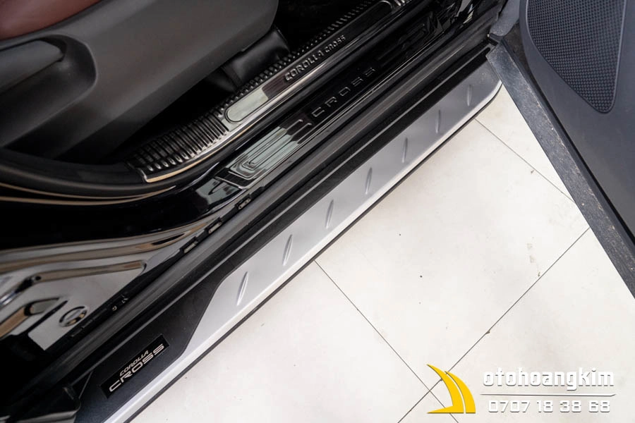 Bậc Lên Xuống Cơ Toyota Corolla Cross 2020 mẫu 2 màu - Ảnh 1