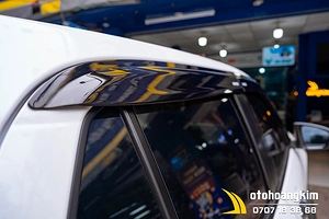 Vè che mưa Toyota Raize 2021 đen dày