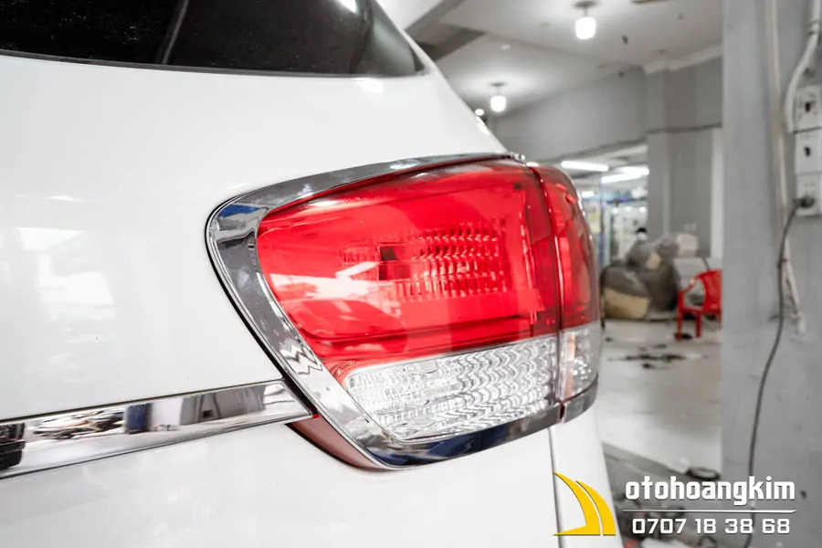 Viền đèn sau Kia Rondo [2017-2020] Hàn Quốc - Ảnh 2