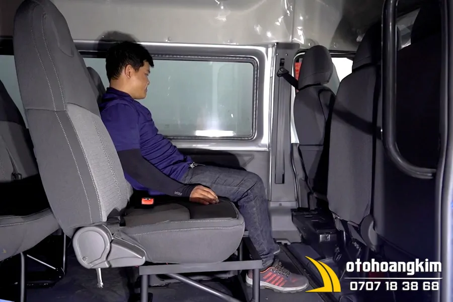 Ghế Điện Băng Sau Ford Transit 2023 - Ảnh 3