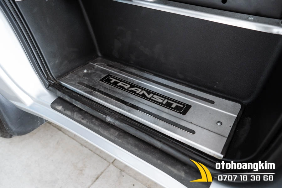 Nẹp Bước Chân Ngoài Tài Phụ Ford Transit Inox - Ảnh 1