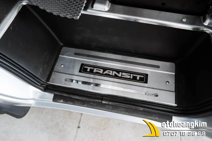 Nẹp Bước Chân Ngoài Tài Phụ Ford Transit Inox - Ảnh 2