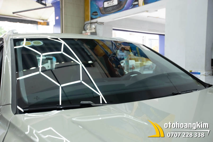 Dán phim cách nhiệt xe Limo Green - Ảnh 1