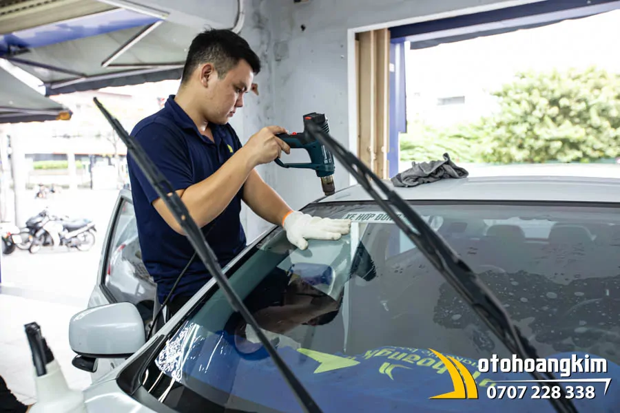Dán phim cách nhiệt xe Limo Green - Ảnh 2