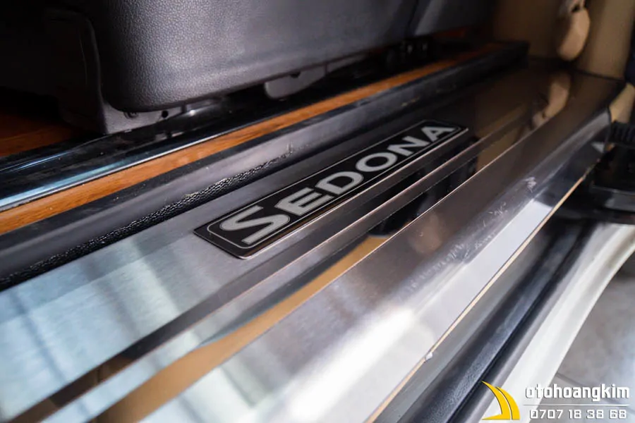 Nẹp Bước Chân Trong Kia Sedona Inox Chữ Nổi - Ảnh 2
